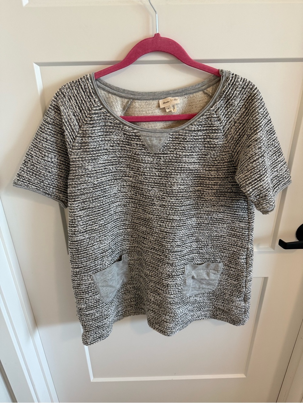Meadow Rue Anthropologie Marled Knit Pocket Top Women’s Medium Gray Short Sleeve